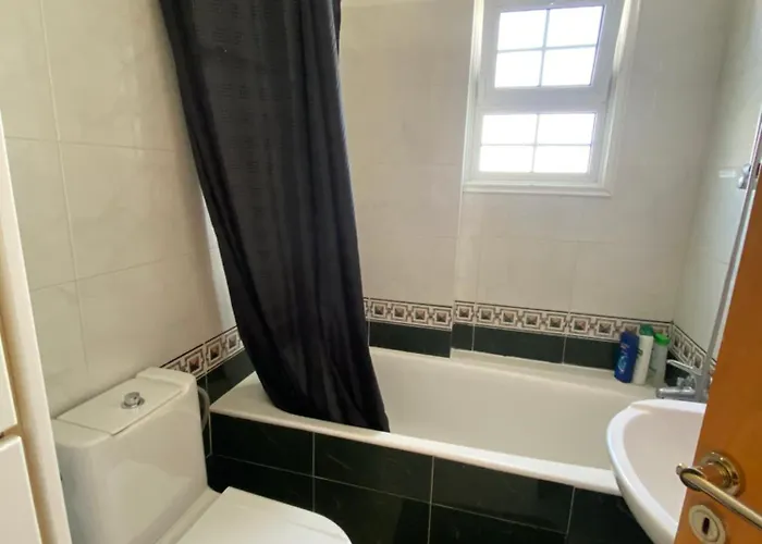 Διαμέρισμα Sunny 2 Bedroom Flat In