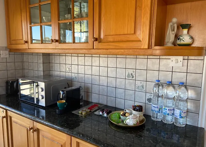 Sunny 2 Bedroom Flat In * Engomi