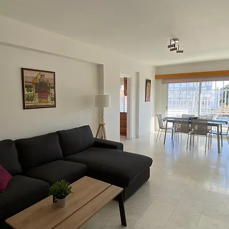 Apartment Sunny 2 Bedroom Flat In Engomi