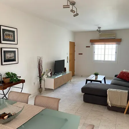 Sunny 2 Bedroom Flat In * Engomi