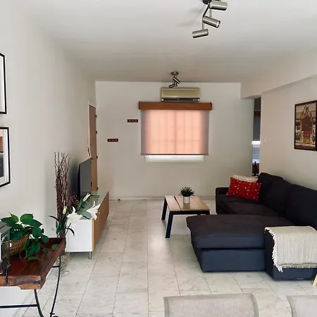 Sunny 2 Bedroom Flat In Appartement