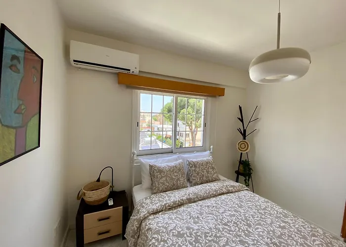 Lägenhet Sunny 2 Bedroom Flat In *